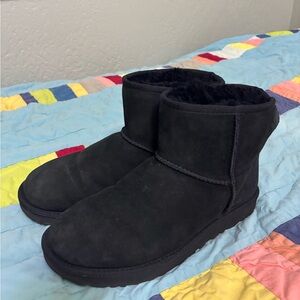 Ugg Classic Mini II Boot sz 8 black